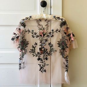 Flowers and Vines Embroidered Zara top Size Small